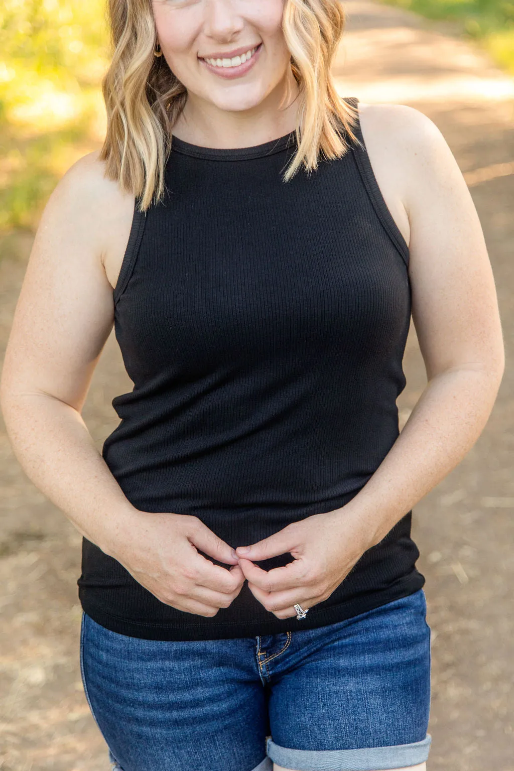 05.20 EN ROUTE Tara Ribbed Tank - Black