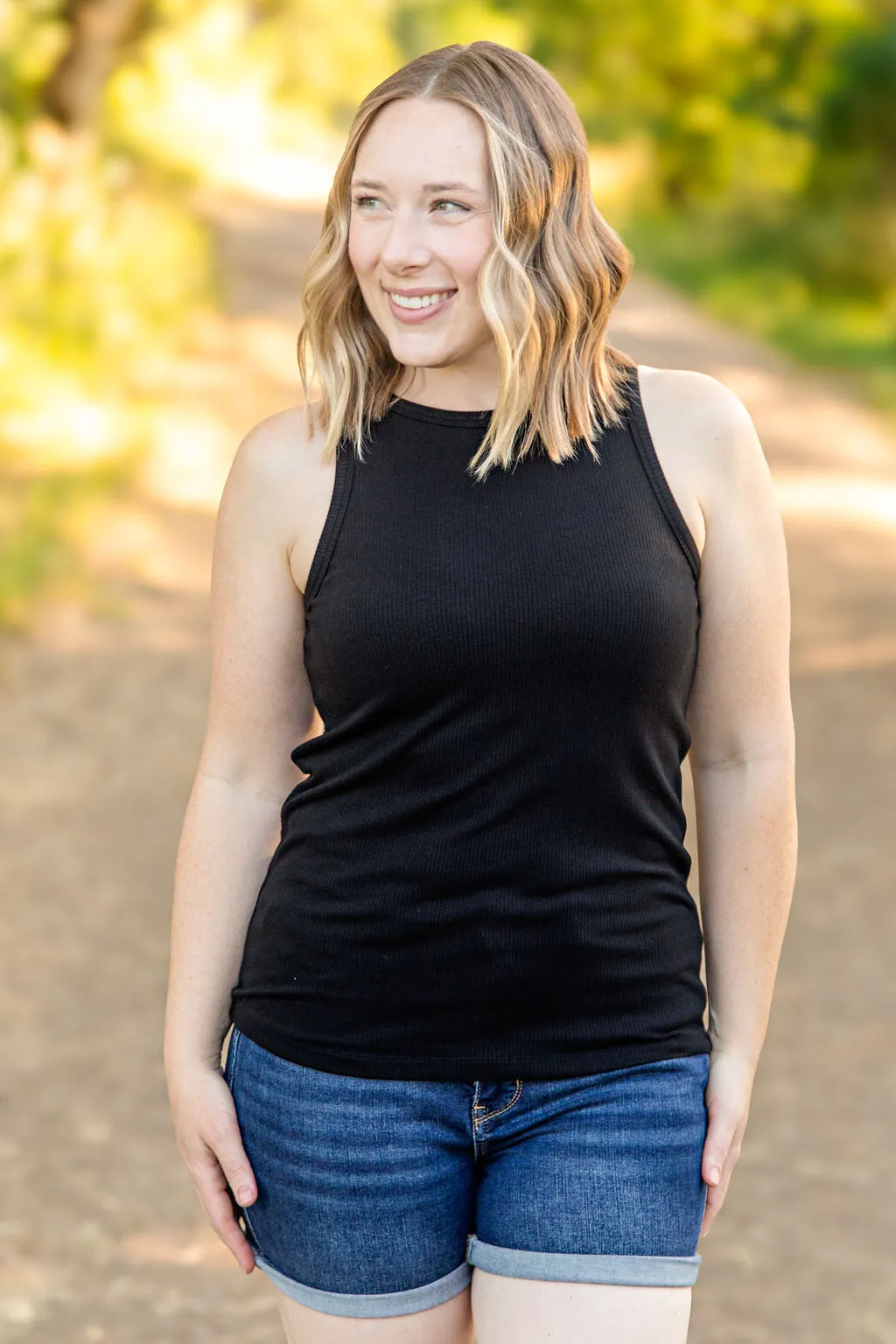 05.20 EN ROUTE Tara Ribbed Tank - Black