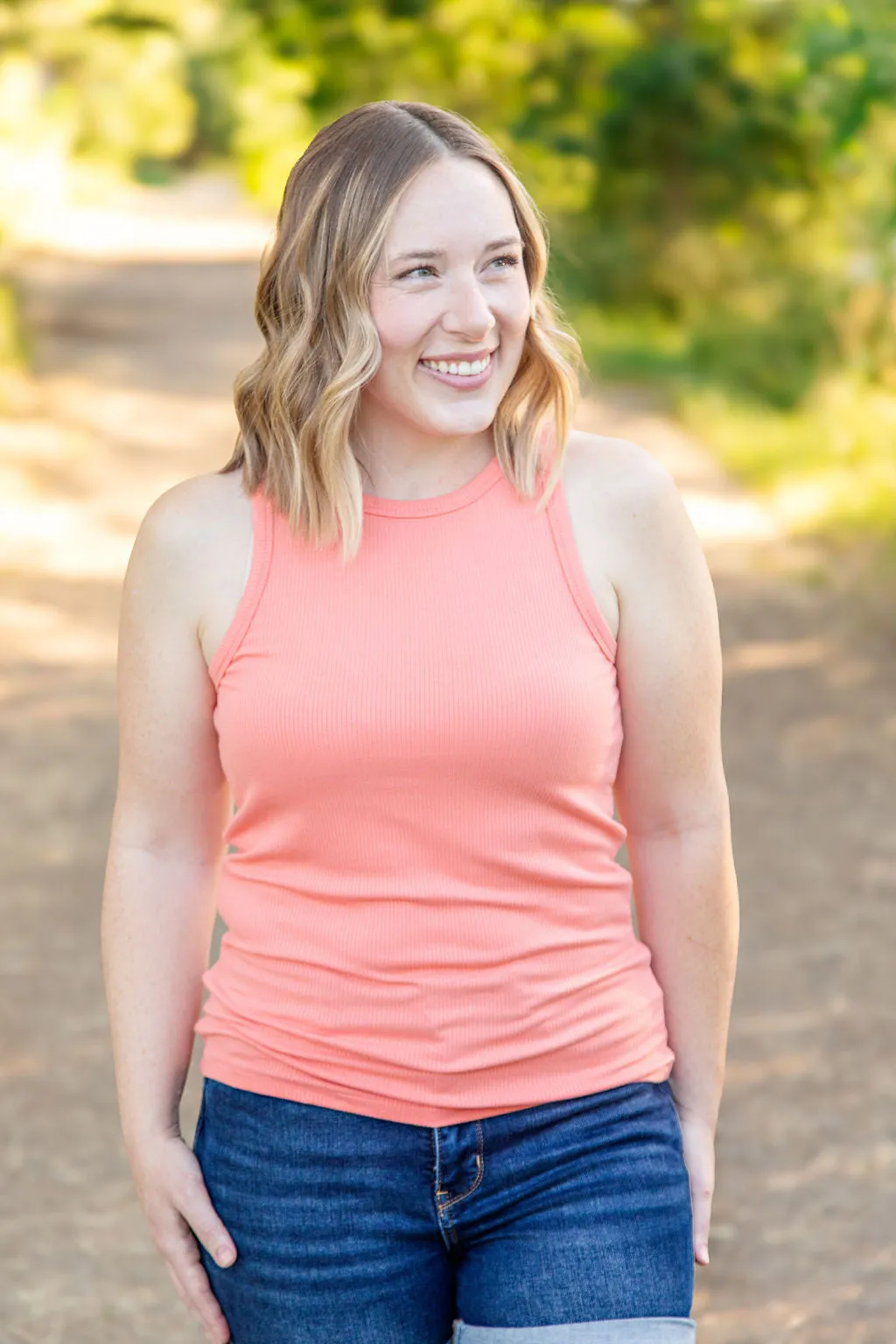 05.20 EN ROUTE Tara Ribbed Tank - Coral