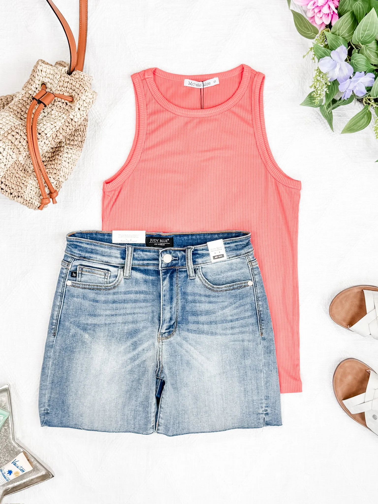 05.20 EN ROUTE Tara Ribbed Tank - Coral