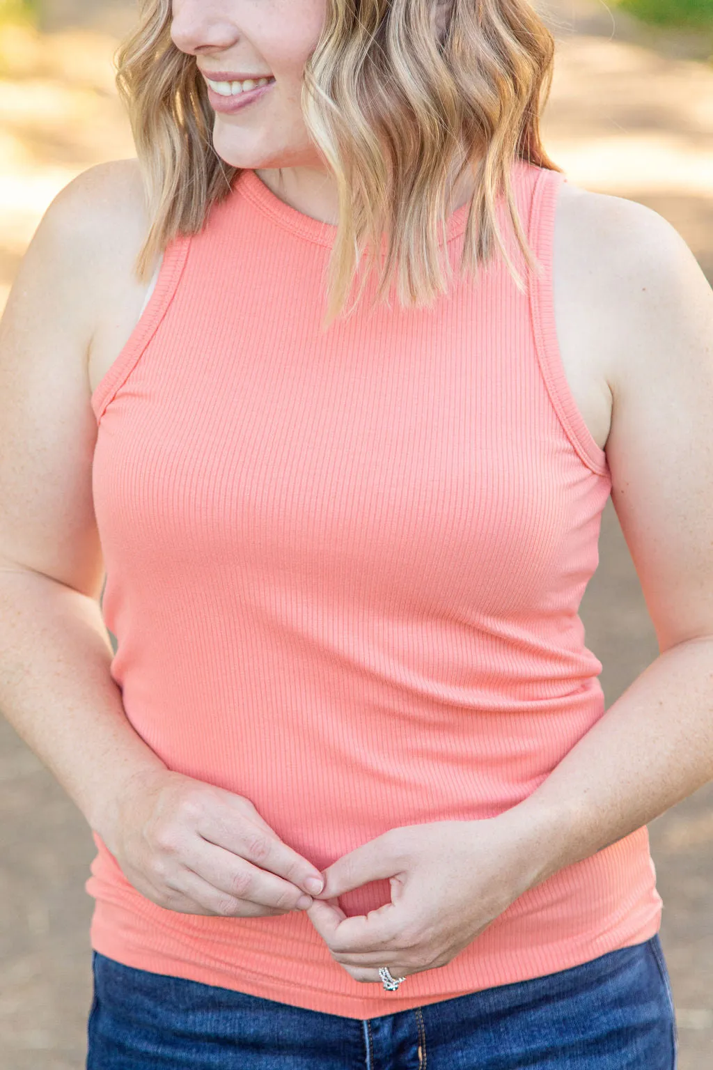 05.20 EN ROUTE Tara Ribbed Tank - Coral