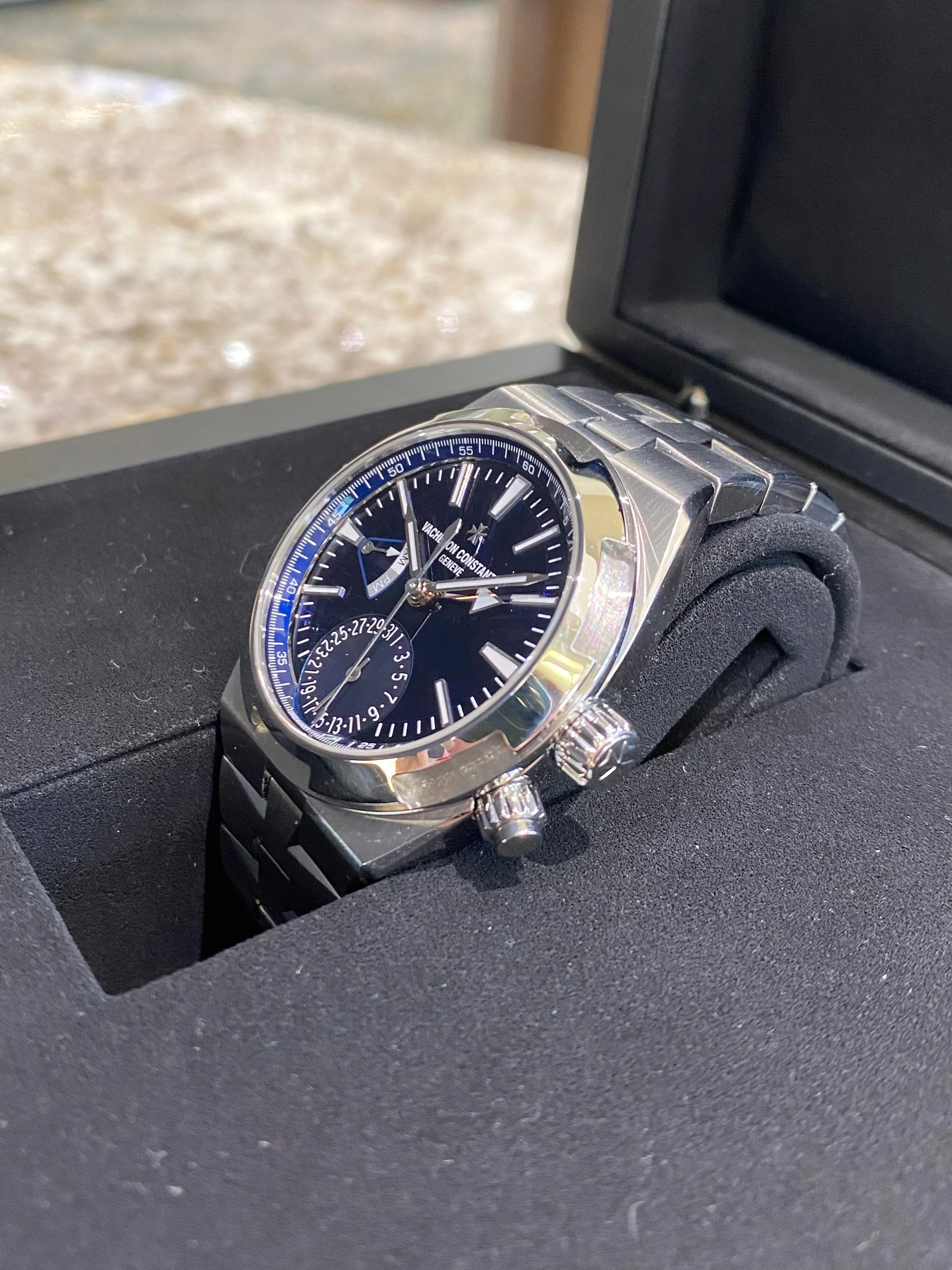2023 Vacheron Constantin Overseas Dual Time