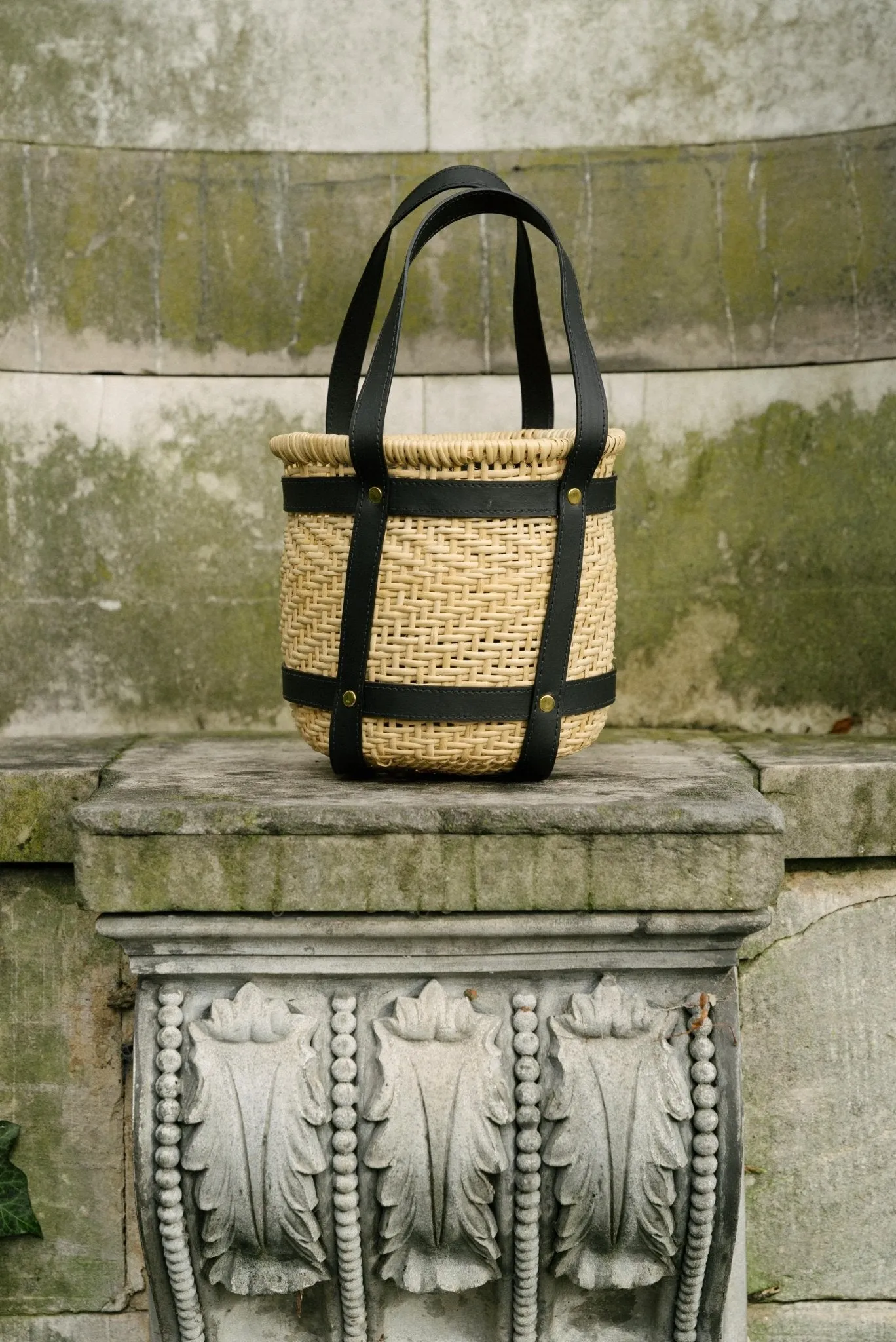Cubeo Round Bag