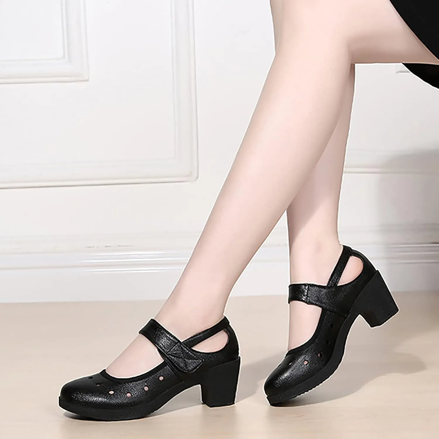 Leather Dance Jazz Shoes Soft Soled Dance Shoes Jazz Shoe Suitable for Women for Social Dancer Beginner Ballroom Dancing Sandals