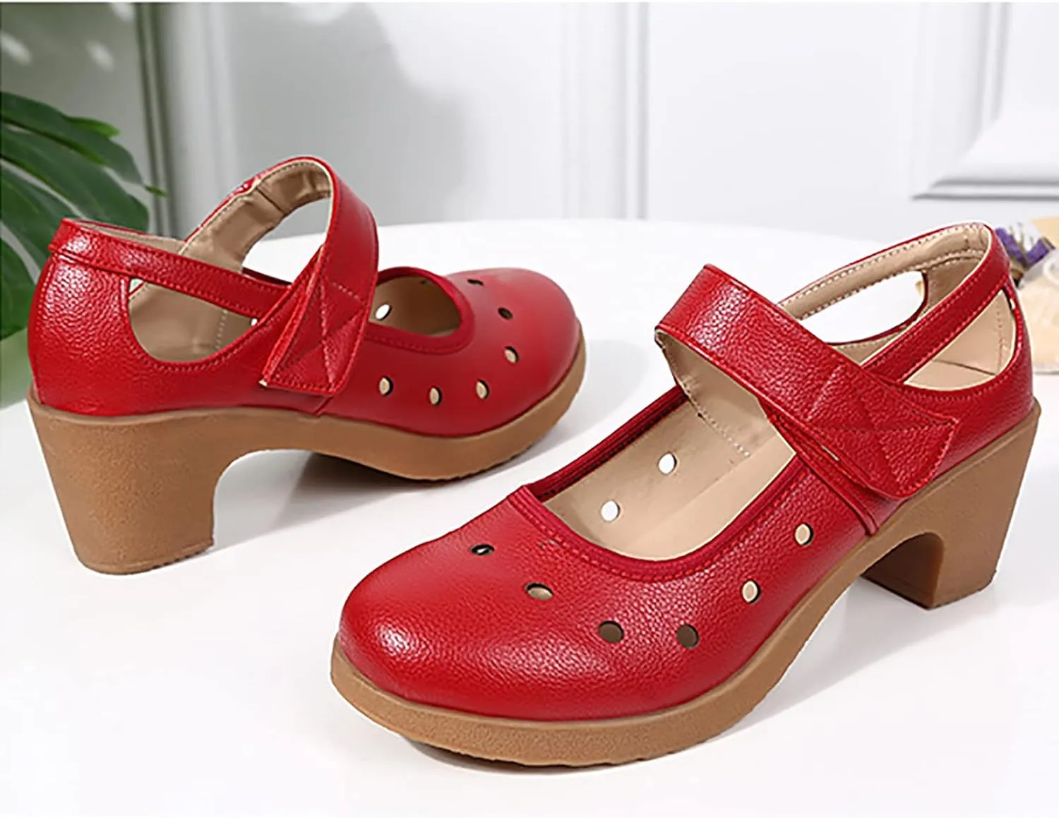 Leather Dance Jazz Shoes Soft Soled Dance Shoes Jazz Shoe Suitable for Women for Social Dancer Beginner Ballroom Dancing Sandals