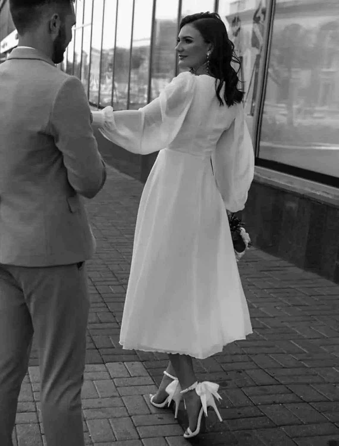 Off Shoulder Wedding Dresses for Bride Tea Length Bridal Gown for Wedding